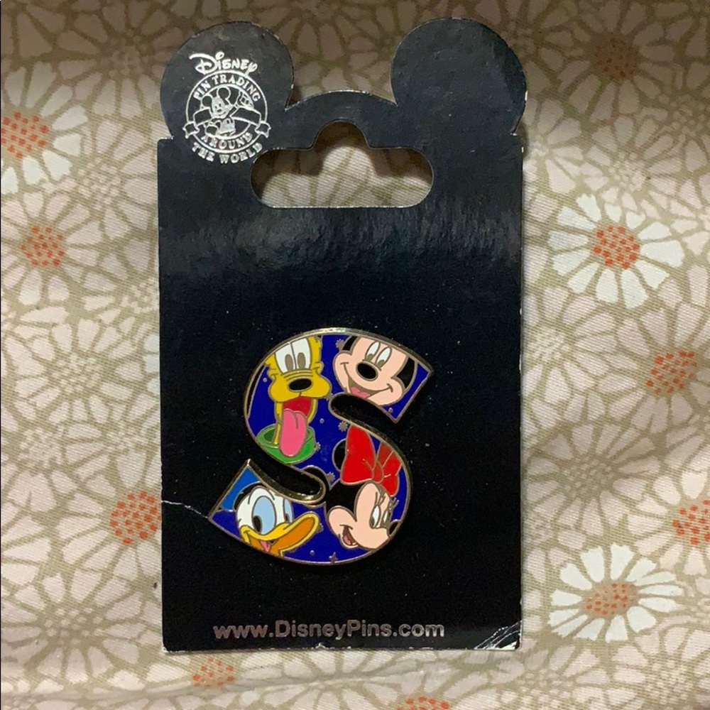 New with cardboard tag Disney S pin Mickey